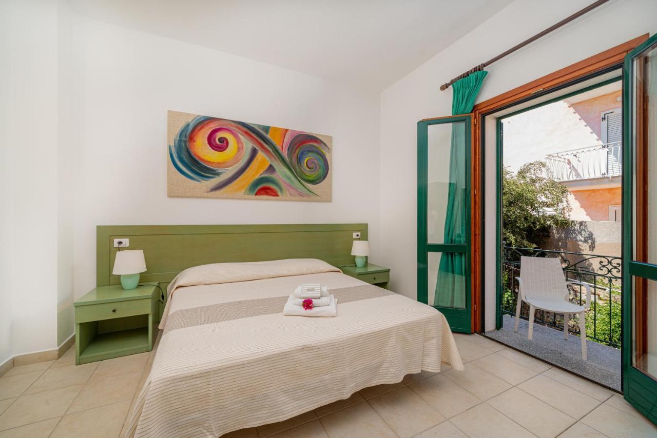 Hotel Marinaro Santa Teresa di Gallura Esterno foto