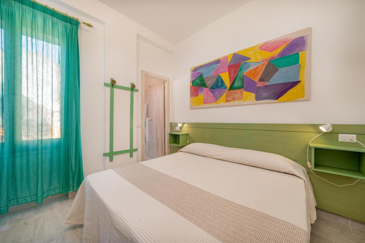 Hotel Marinaro Santa Teresa di Gallura Esterno foto