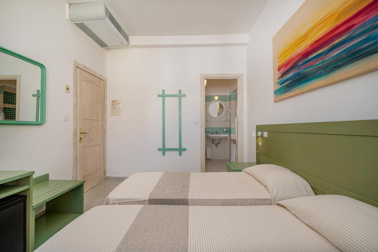 Hotel Marinaro Santa Teresa di Gallura Esterno foto