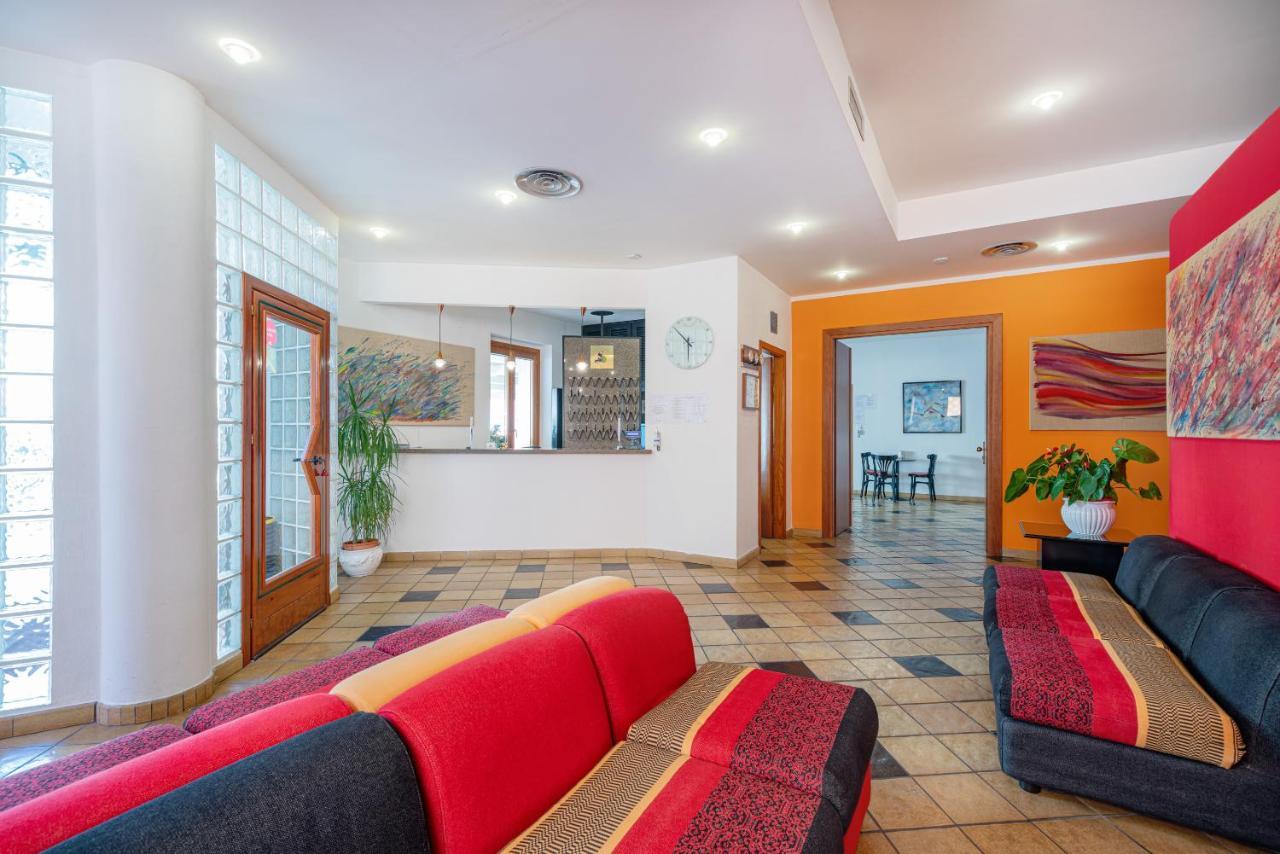 Hotel Marinaro Santa Teresa di Gallura Esterno foto