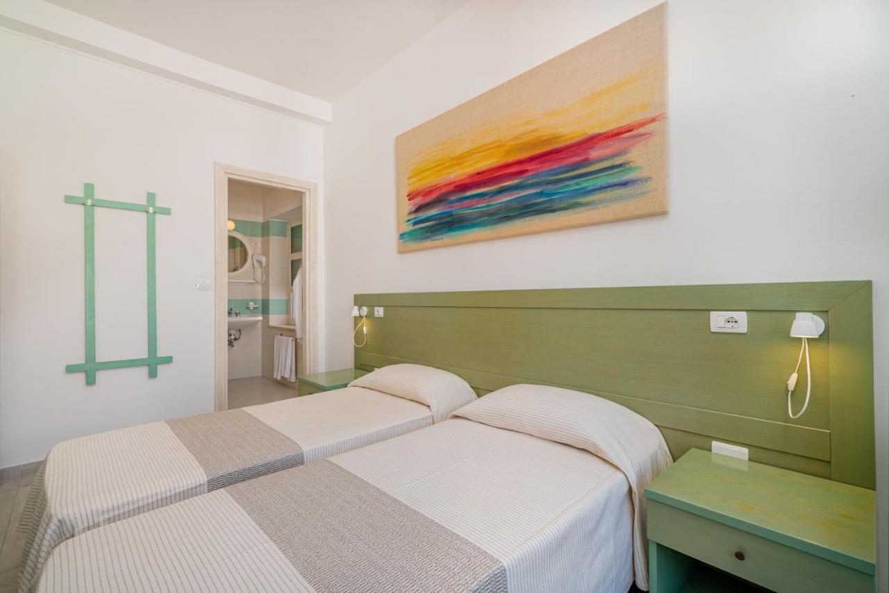 Hotel Marinaro Santa Teresa di Gallura Esterno foto