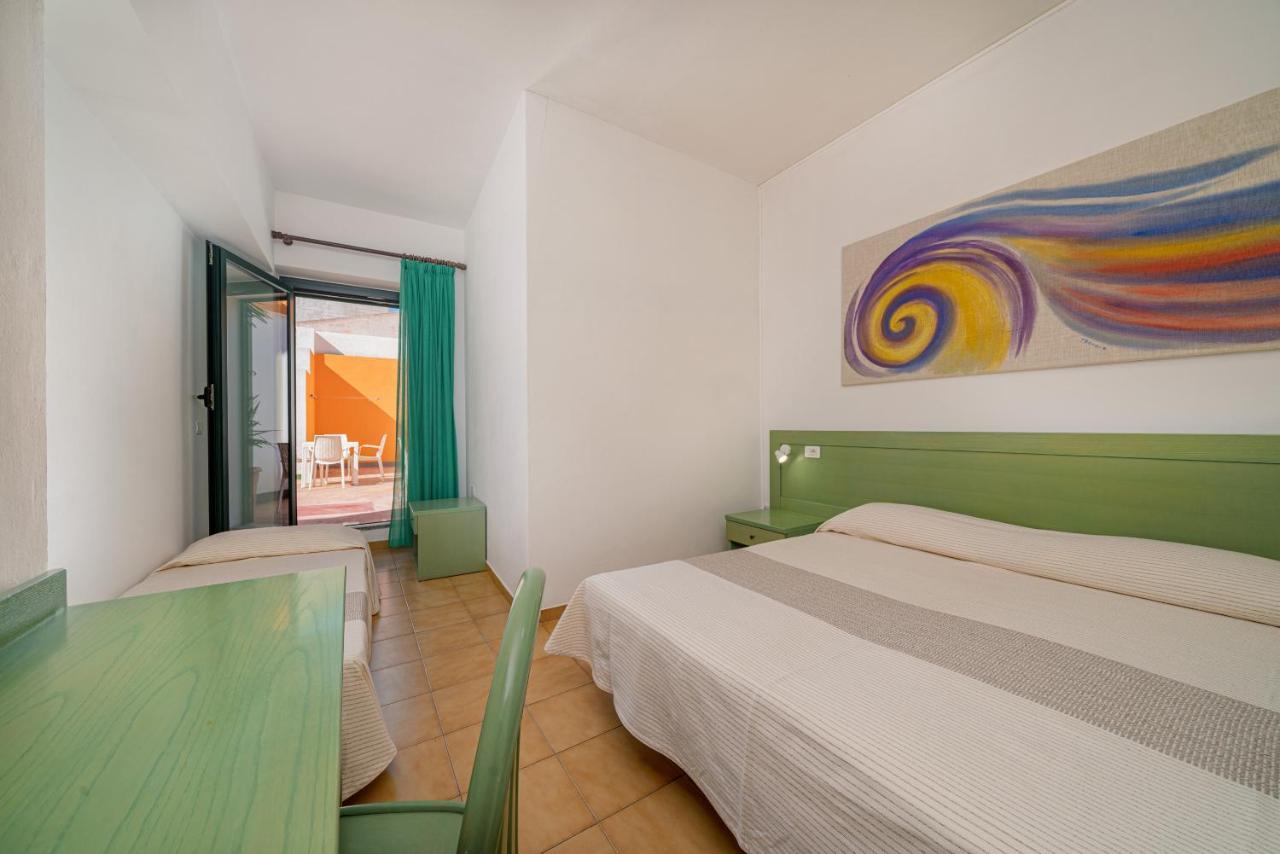 Hotel Marinaro Santa Teresa di Gallura Esterno foto