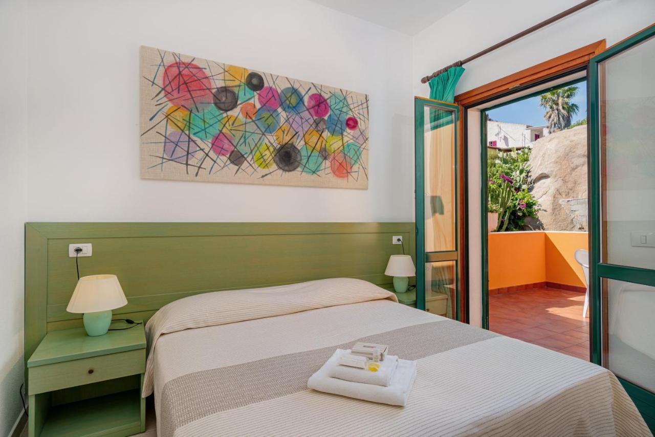 Hotel Marinaro Santa Teresa di Gallura Esterno foto