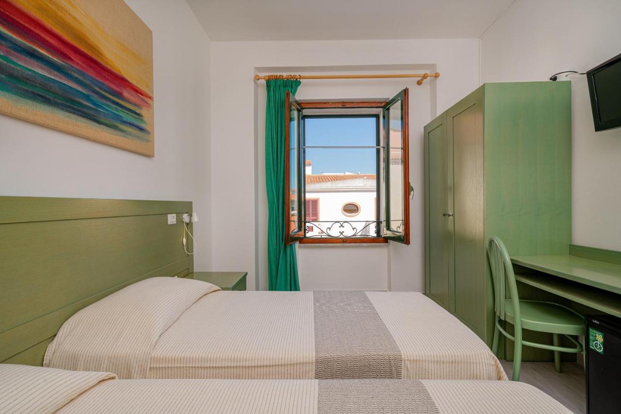 Hotel Marinaro Santa Teresa di Gallura Esterno foto