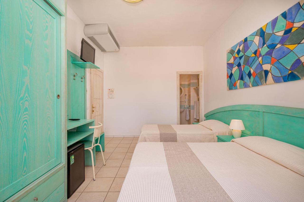 Hotel Marinaro Santa Teresa di Gallura Esterno foto