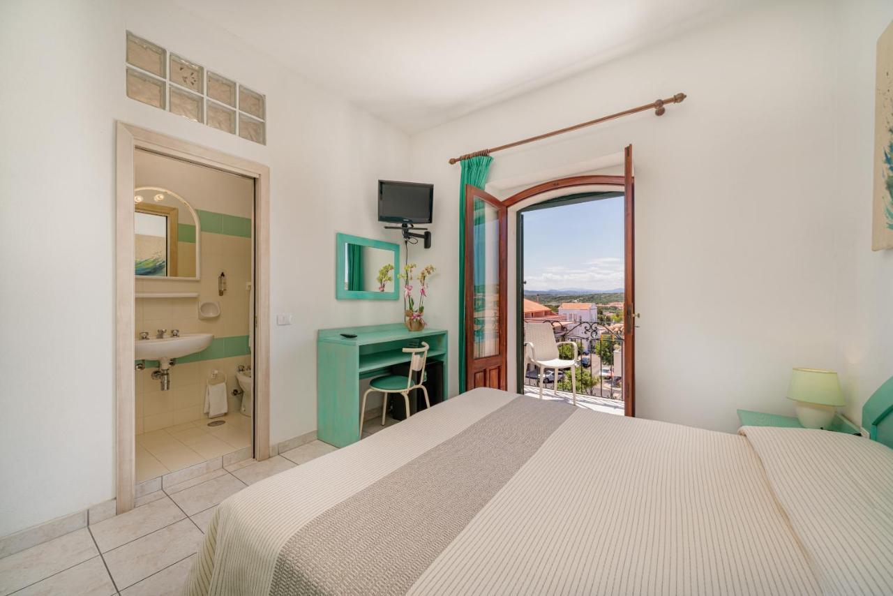 Hotel Marinaro Santa Teresa di Gallura Esterno foto